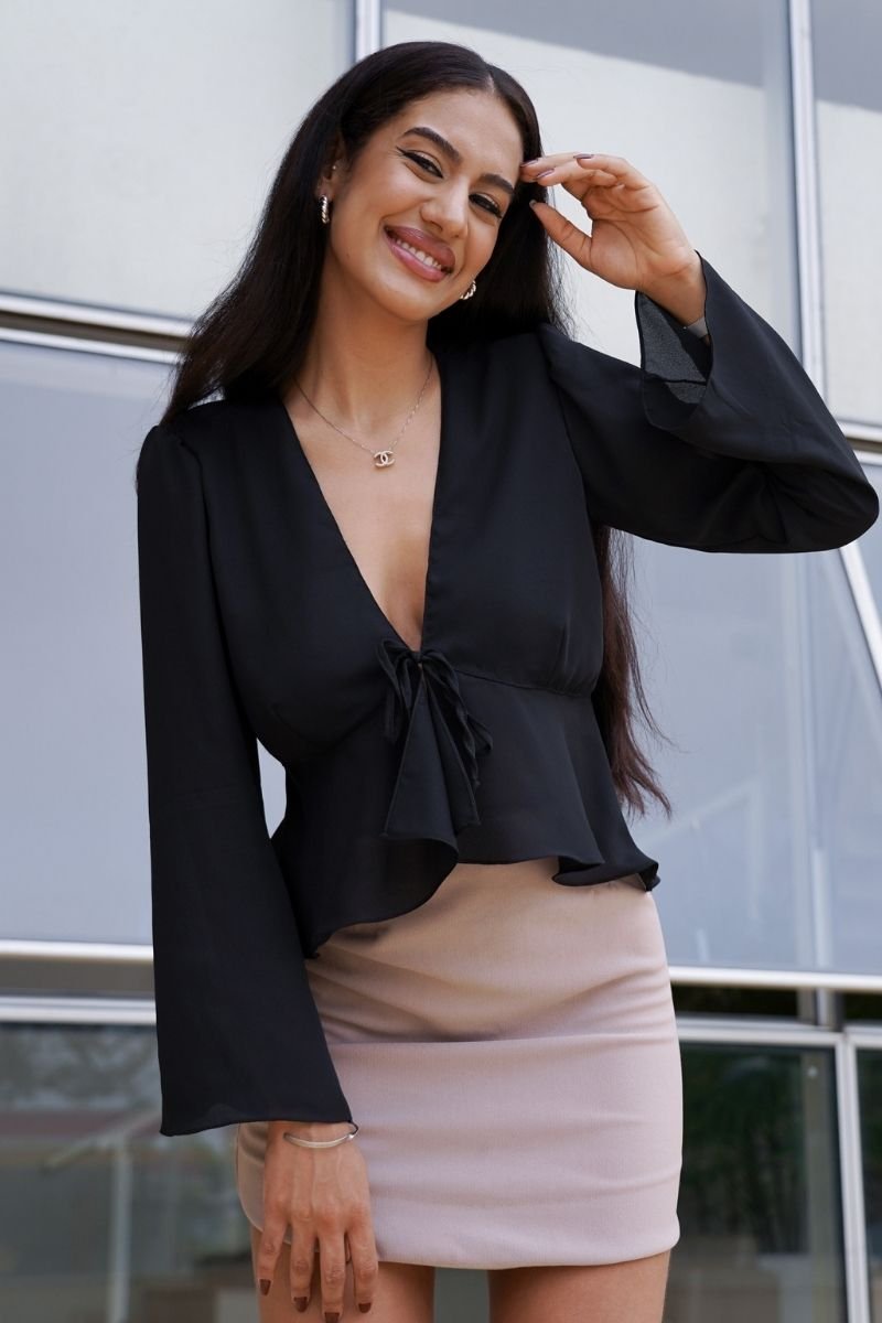 Blusa Leve Decote V Preta