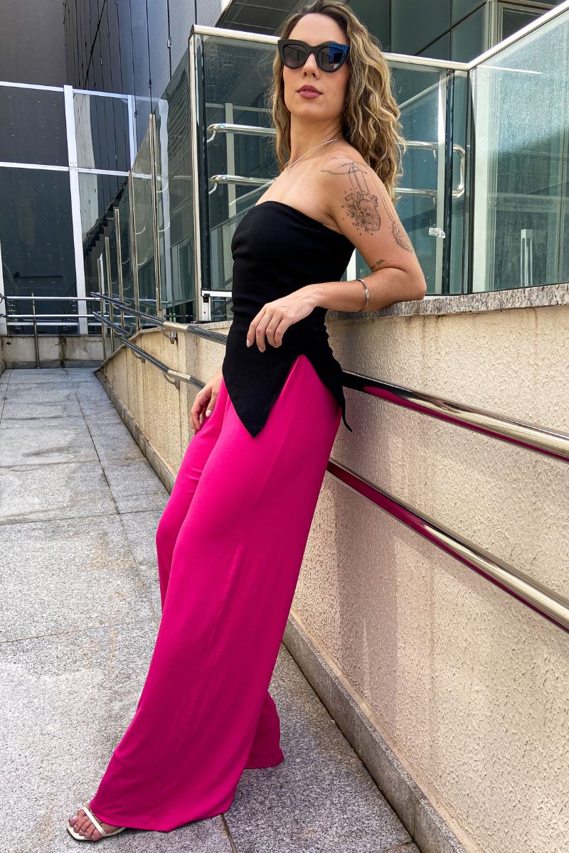 Blusa Alongada Decote Reto Preta