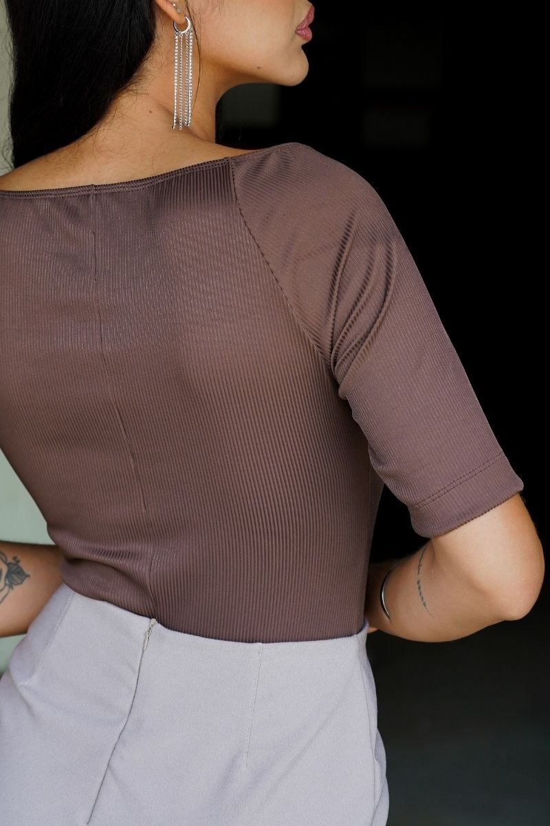 Body Decote Reto Chocolate