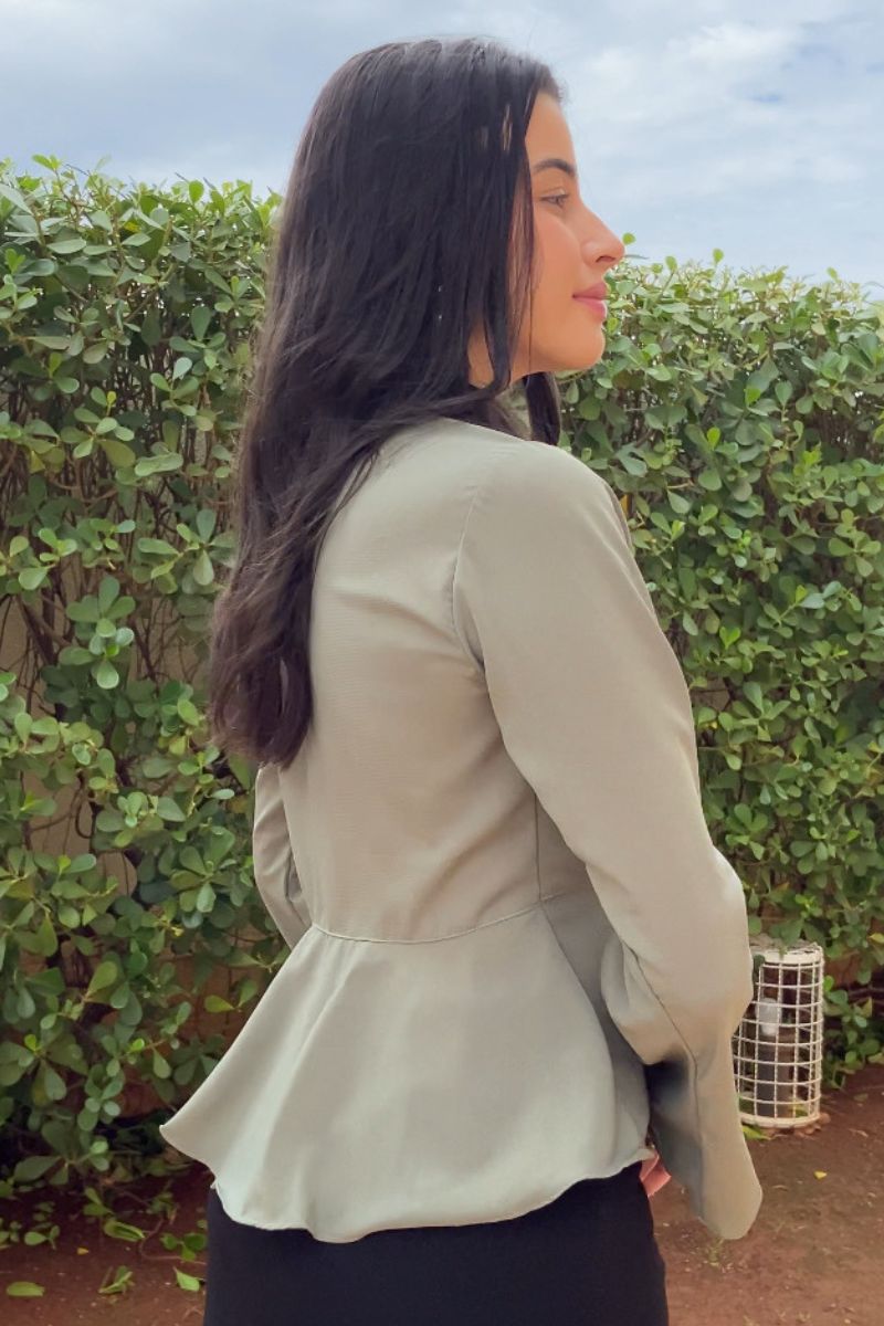 Blusa Leve Decote V Oliva