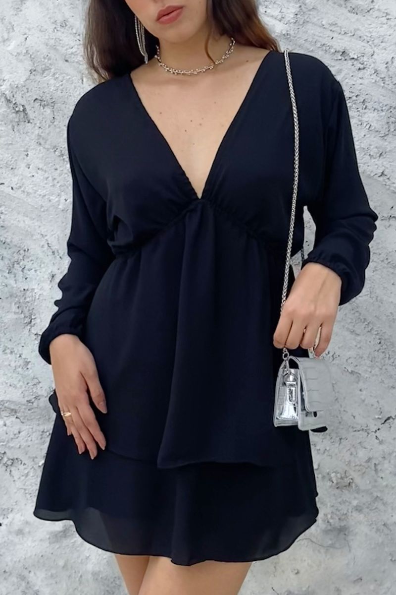 Vestido Vênus Decote V e Camadas Preto + Short