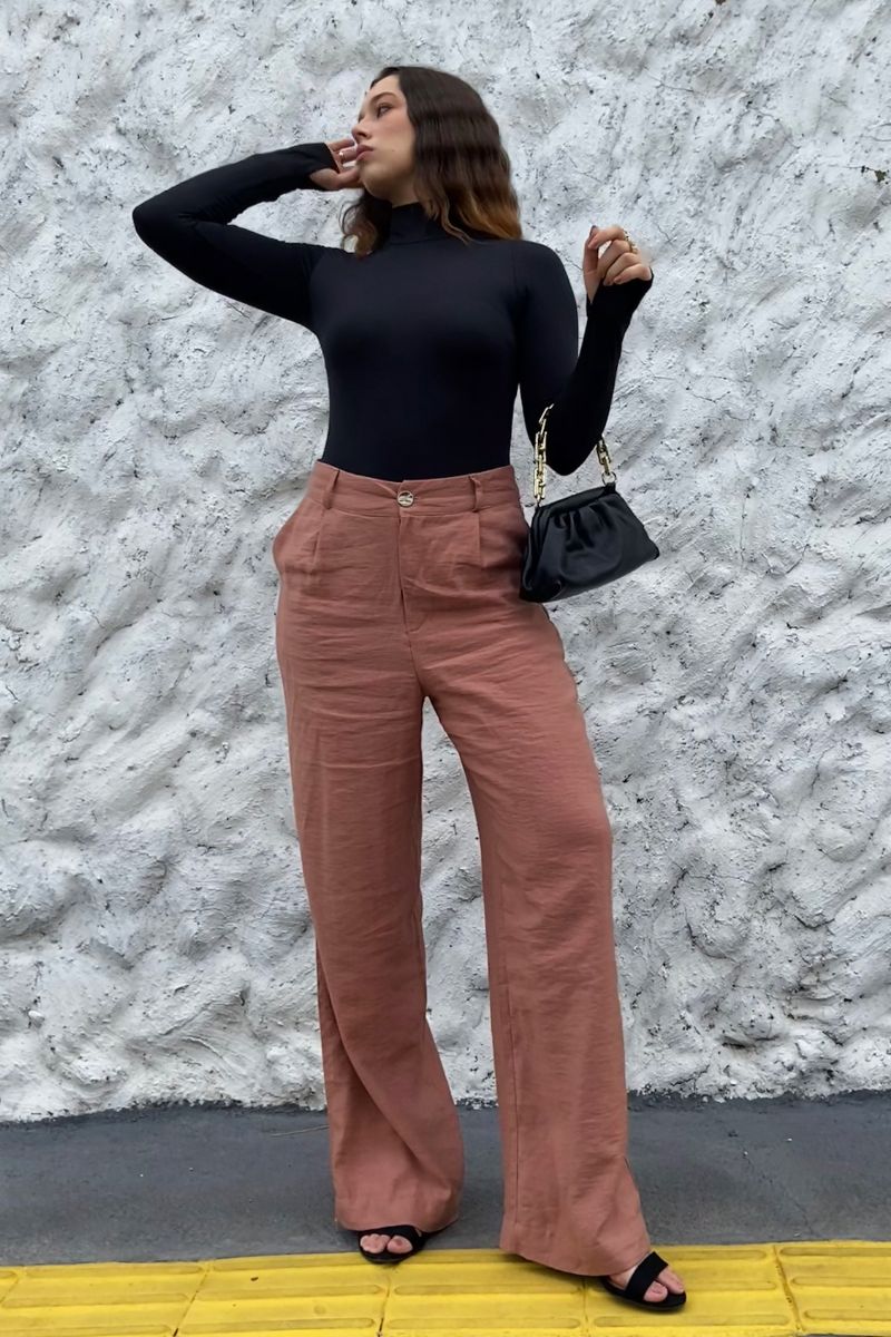 Body Essencial Manga Longa Gola Alta Preto