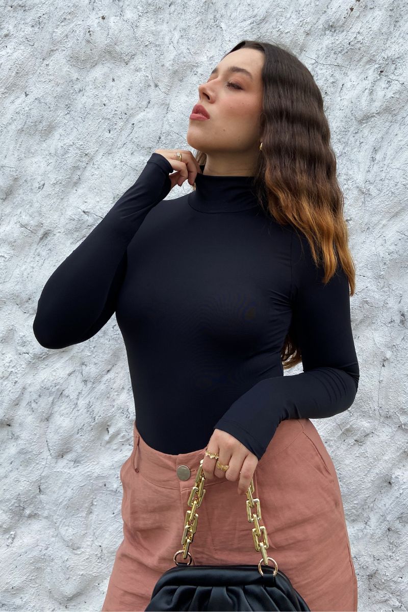 Body Essencial Manga Longa Gola Alta Preto