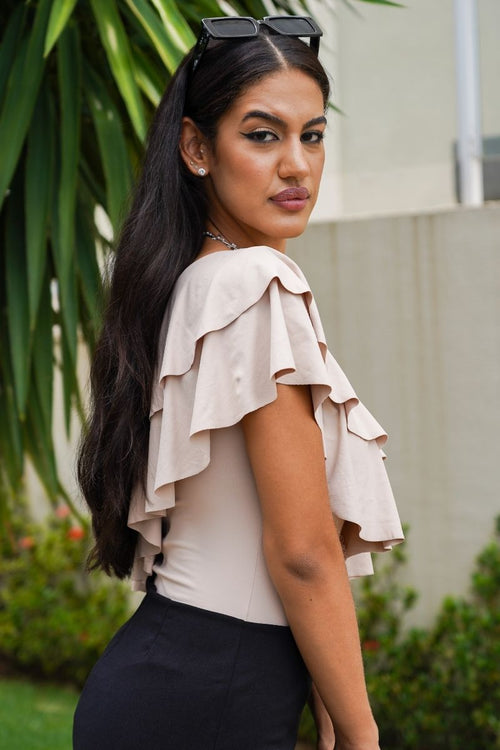 Body Camadas Um Ombro Marfim