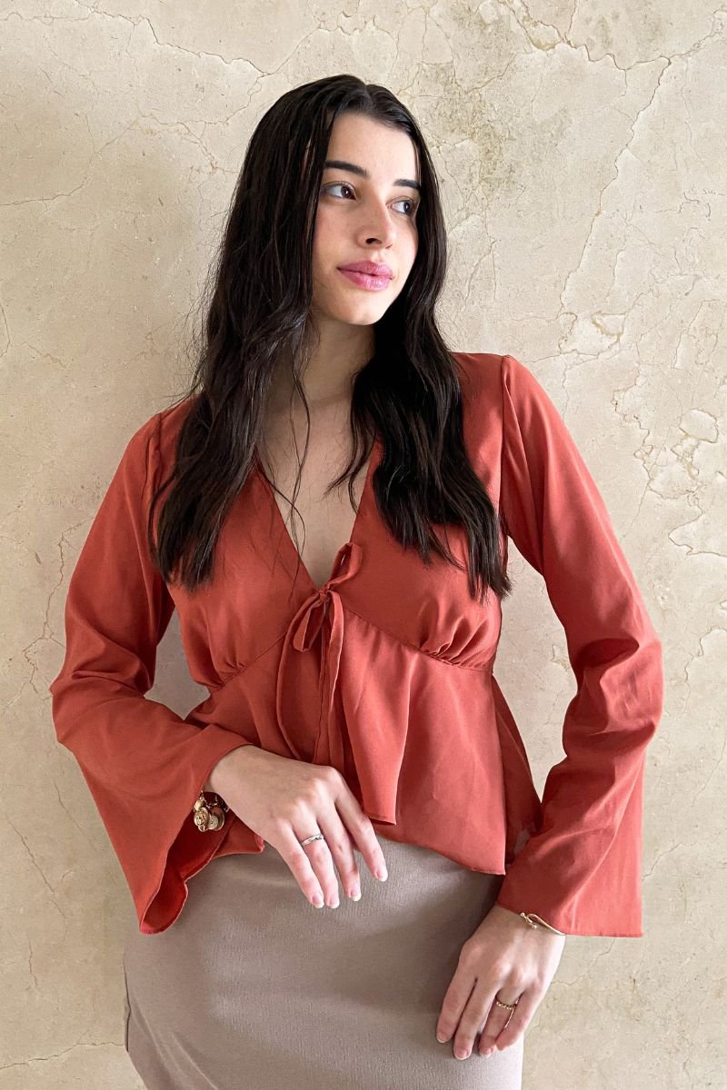 Blusa Leve Decote V Terracota