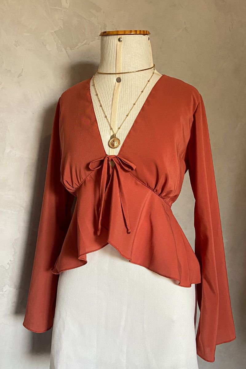 Blusa Leve Decote V Terracota