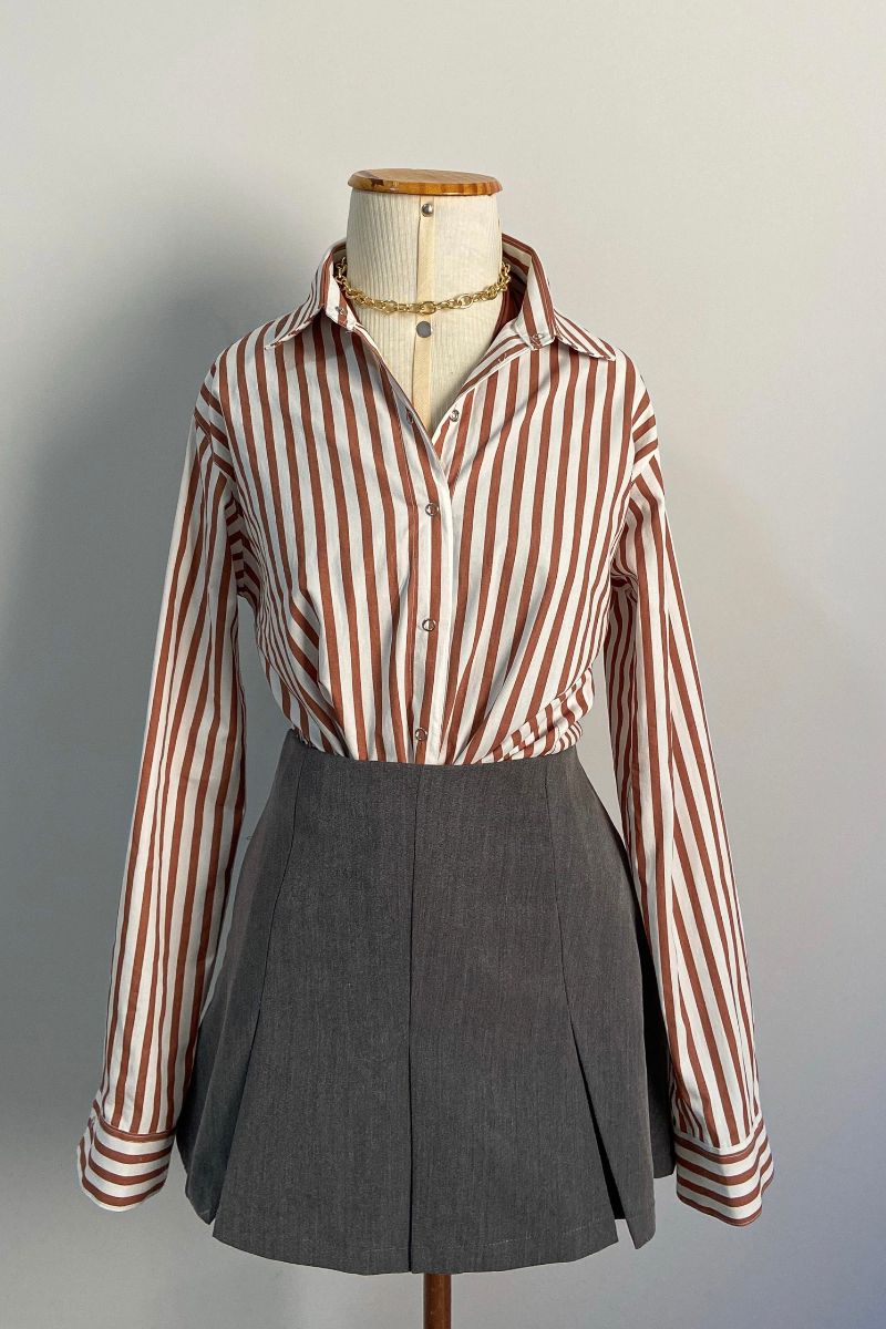 Camisa Máxi Conforto Listras Branco e Marrom