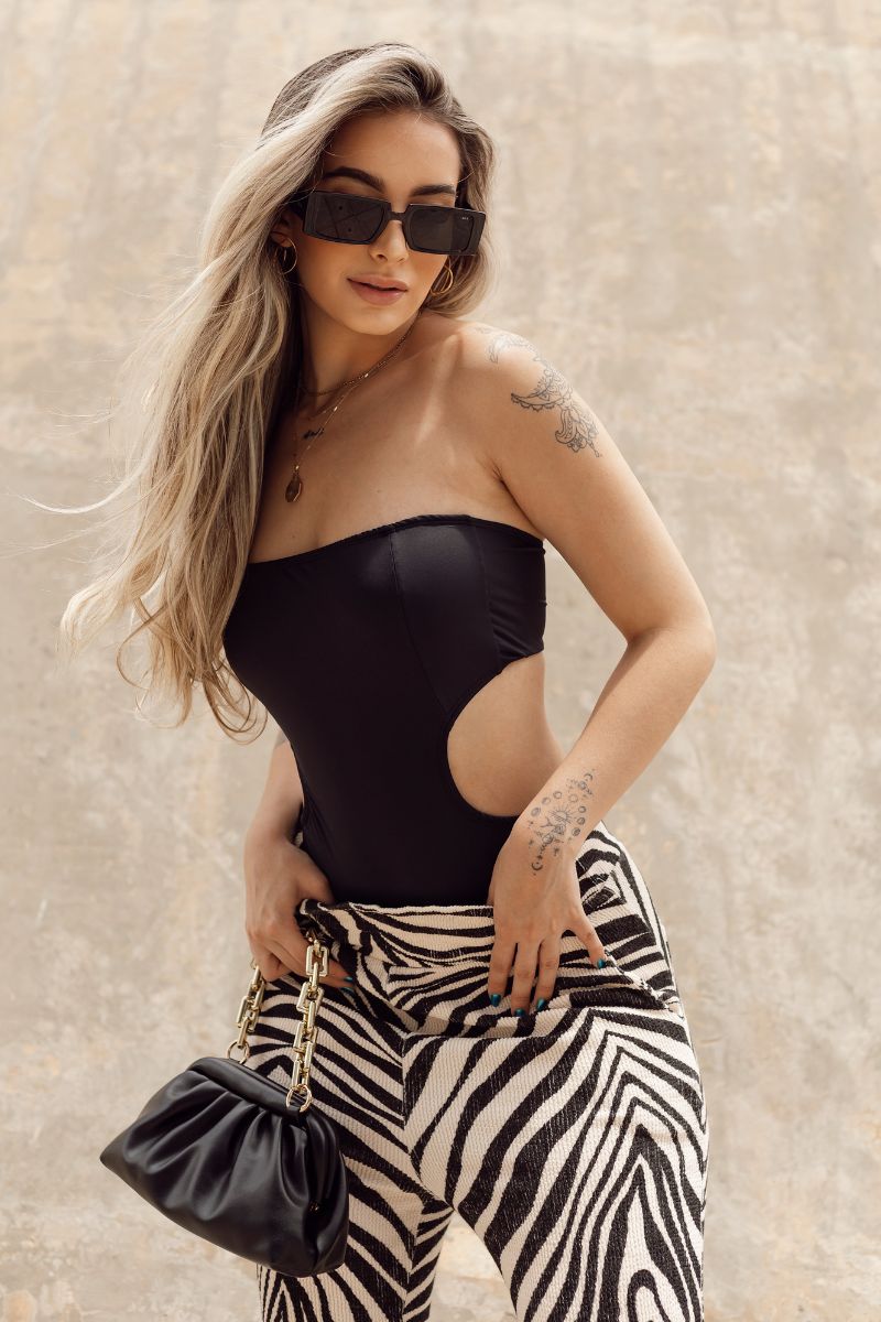 Body Recortes Preto