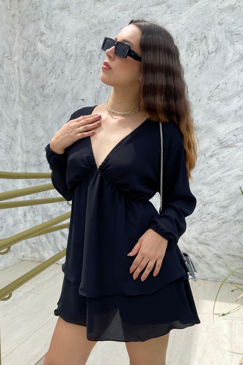 Vestido Vênus Decote V e Camadas Preto + Short